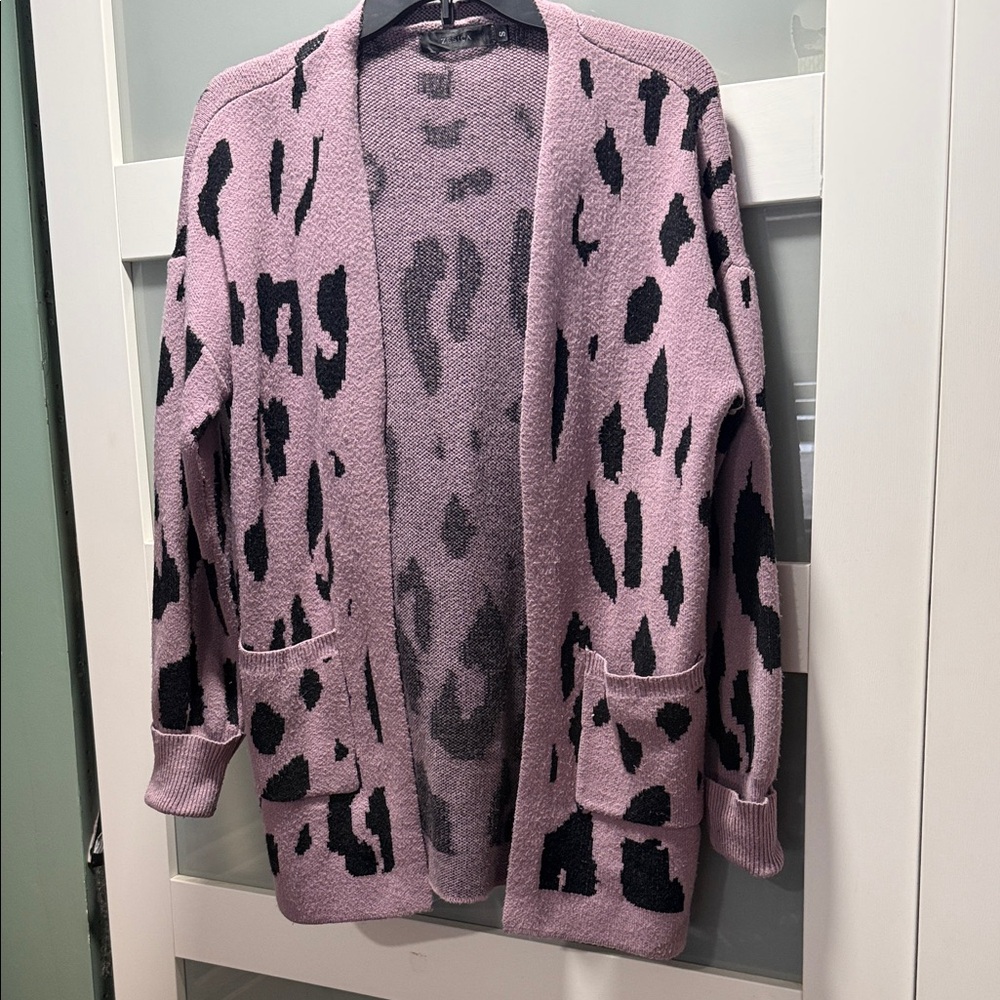 Stylish Leopard Print Cardigan in Pink and Black